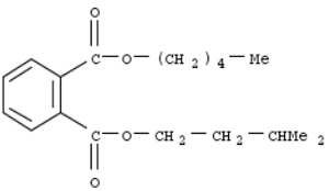Diese Abbildung zeigt die Strukturformel des SVHC N-Pentyl-isopentylphthalat.